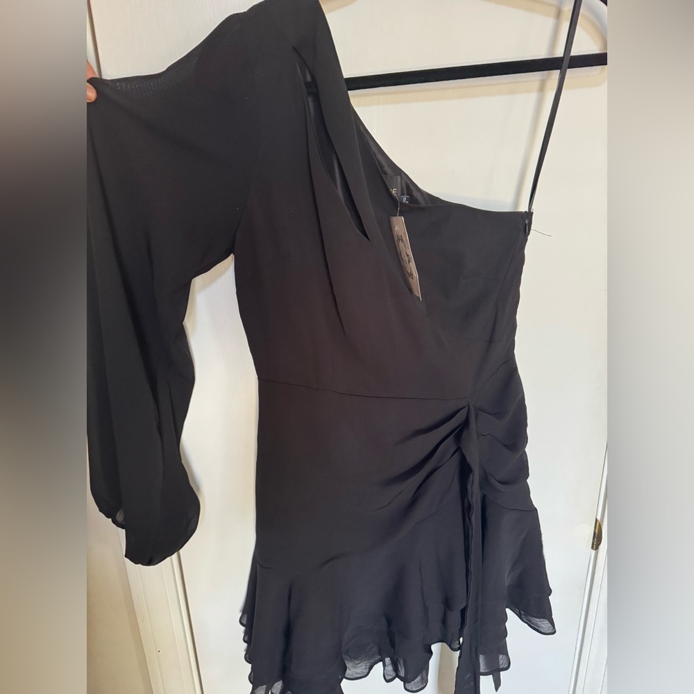 DO+BE Chic Black One-Shoulder Dress